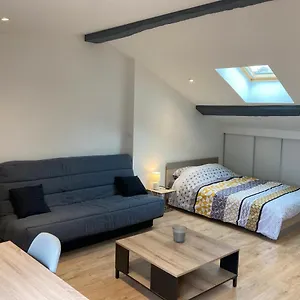 https://nid-douillet-calme-en-rue-pietonne.hotels-rhonealpes.com