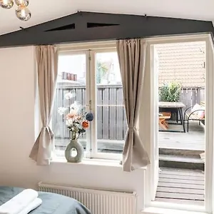 Rooftop Retreat Apartment