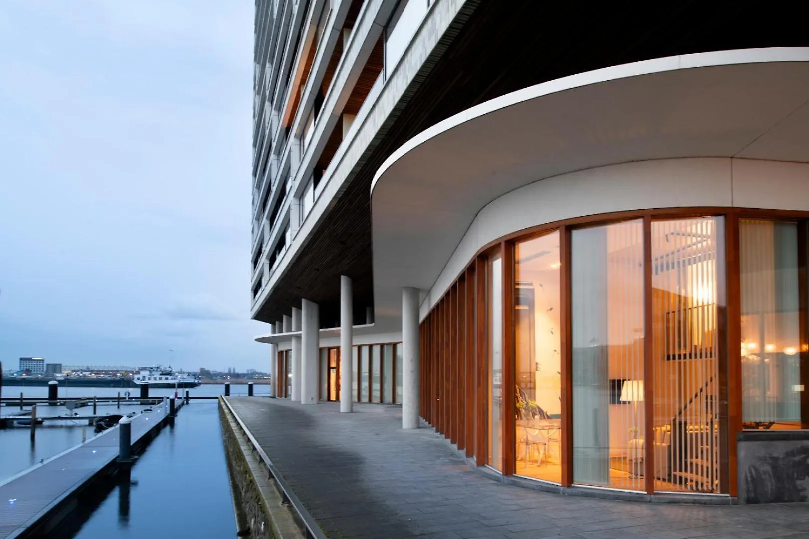 Eric Voekel Boutique Apartments - Riverfront Suites Amsterdam