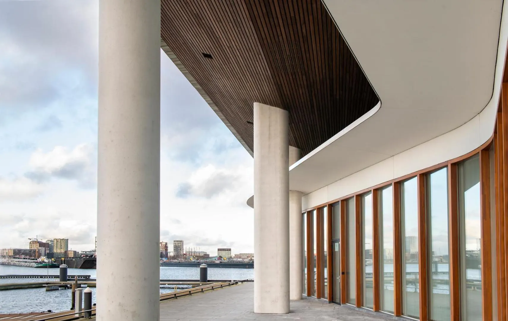 Eric Voekel Boutique Apartments - Riverfront Suites Amsterdam Netherlands